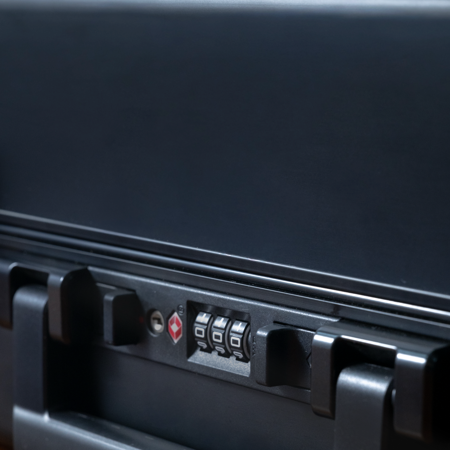 Anode 3 - IQ Card Case